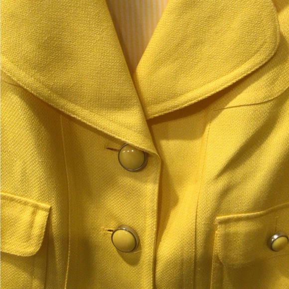 Bright yellow Nygard crop blazer, US14 - Picture 2 of 6